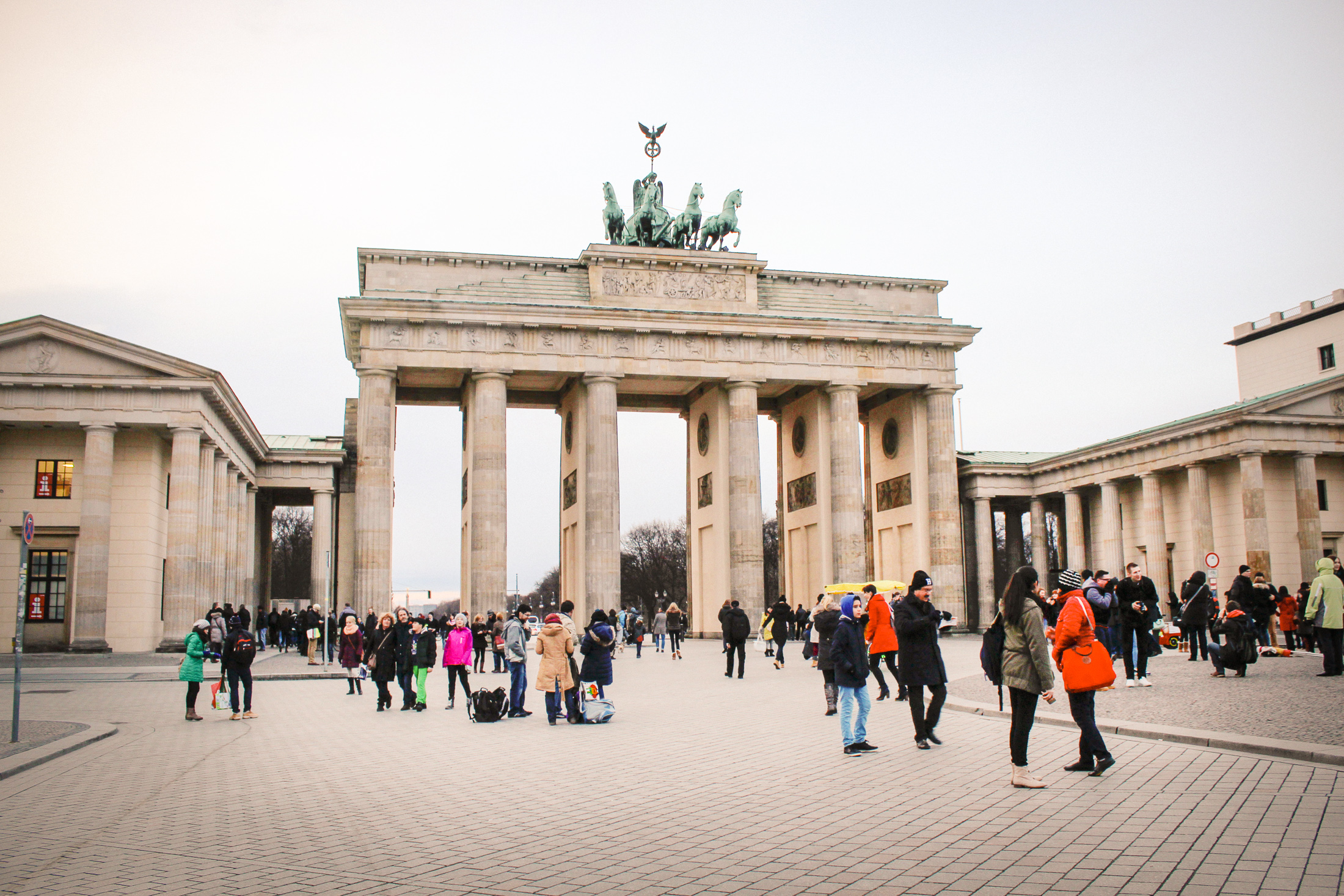 6 travel hacks backpackers use to save money